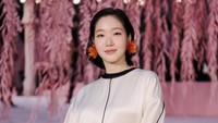 7 Pesona Kim Go Eun di Show Chanel, Cantik Natural dengan Makeup 'Clean Look'