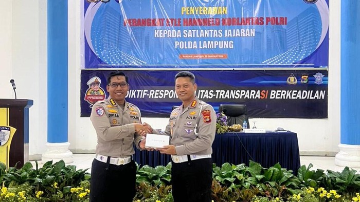 Korlantas Perkuat Penegakan Hukum Lalin di Lampung dengan ETLE Mobile Handheld