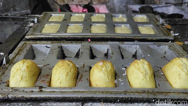 Mampir ke Warung Kue Balok Legendaris yang Buka 24 Jam di Garut