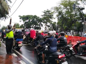 Lalin Rindam Condet Jaktim Macet Pagi Ini Imbas Proyek Galian