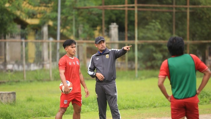 Latihan pemain Sumsel United jelang laga melawan Garudayaksa FC.