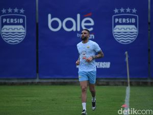 Kurzawa Mulai Berlatih, Andrew Jung Jadi Pemandu di Persib