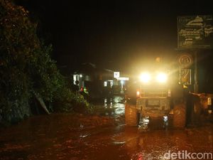 Hujan Deras, Tebing di Tegallalang Gianyar Longsor