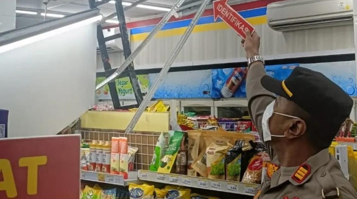 Maling Bobol ATM Usai Jebol Plafon Minimarket di Depok, Polisi Selidiki