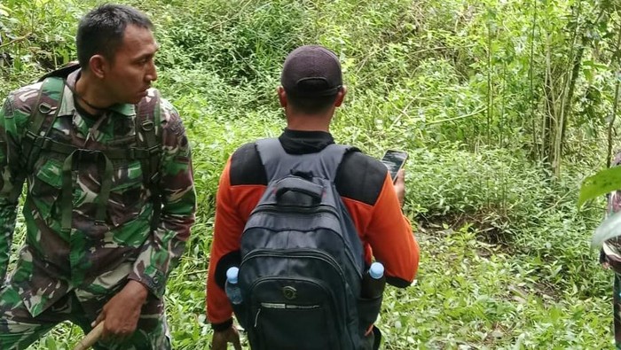 Tim Pencari Pendaki Mongkrang Telusuri Sumber Bau Misterius di Pos 3