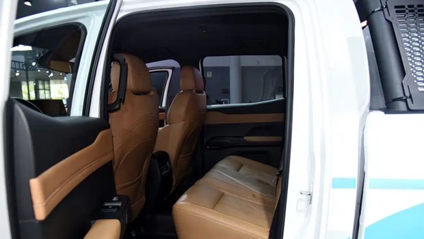 Pikap double cabin Chery Himla