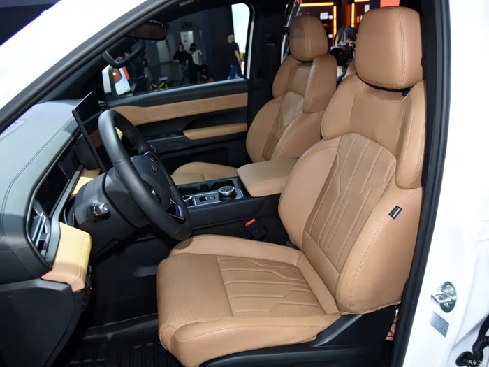 Pikap double cabin Chery Himla