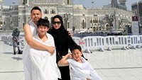Raffi Ahmad beberapa waktu lalu memang sempat menjalankan ibadah umrah bersama Nagita Slavina, Rafathar, dan Rayyanza. Foto: Instagram @raffinagita1717