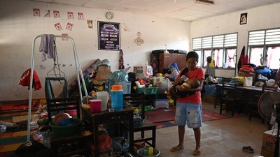 Sekolah Jadi Pengungsian, Puluhan Kelas Tampung Penyintas Bencana
