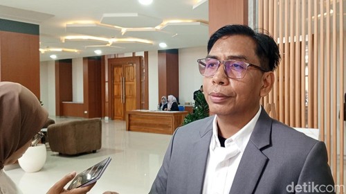 Sambirang Ahmadi Ketua Komisi III DPRD NTB. (Foto: Ahmad Viqi/detikBali).