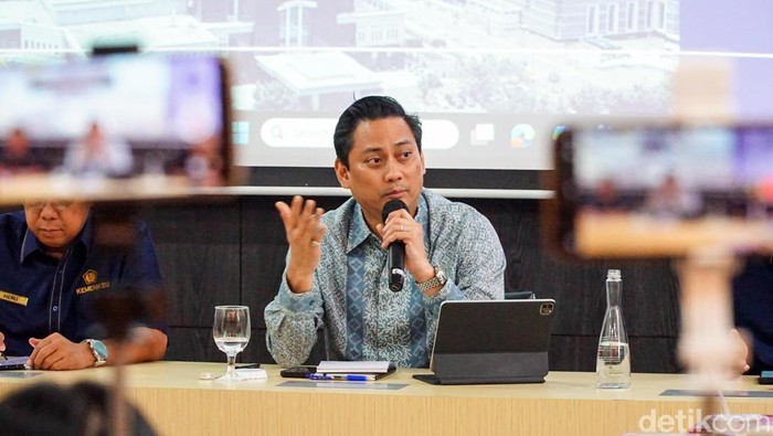 Perdana Tampil di RDG BI, Thomas Djiwandono Bicara Begini