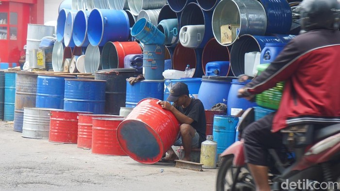 Saat Drum Bekas Disulap Jadi Pundi-pundi Uang