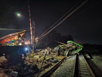 Kecelakaan Truk Vs Kereta Api Gejayana di Kebumen, Sopir Tewas