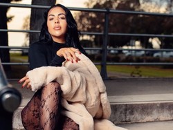 Viral Wanita Ini Disebut Kembaran Georgina Rodriguez, Banjir Pujian