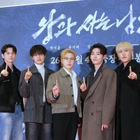 Penggemar akhirnya melihat Wanna One melakukan pose mengacungkan angka 1 setelah sembilan tahun. “All I Wanna Do, Wanna One!” seperti greetings mereka. Foto: Instagram