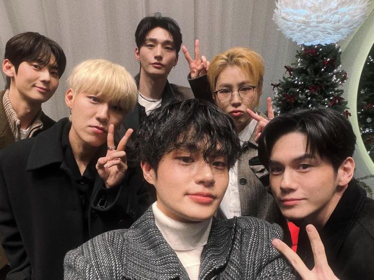 Heboh Wanna One Ngumpul di Premiere Film Park Ji Hoon, Obati Kangen Fans