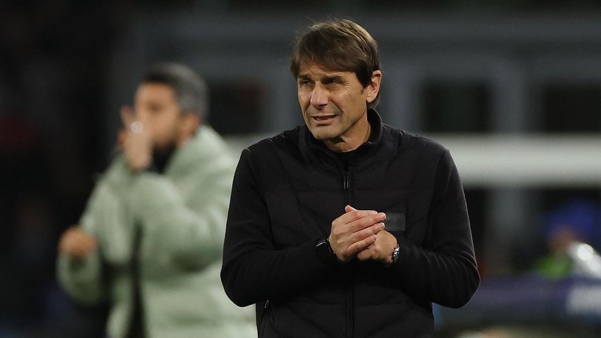 Conte terbuka dengan opsi kembali ke Timnas Italia. Foto: REUTERS/Ciro De Luca