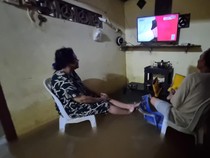 Warga Bidara Cina Jaktim Keluhkan Banjir 2 Hari Belum Surut