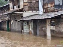 Banjir Rendam Ratusan Rumah di Kampung Sawah Imbas Luapan Kali Cakung