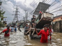 Banjir Parah, Jalan Raya Pisangan Akses Tol Gabus Lumpuh