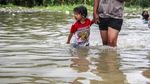 Banjir Parah, Jalan Raya Pisangan Akses Tol Gabus Lumpuh