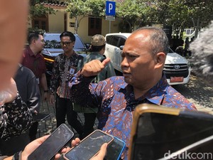 Irit Bicara Kasus Hogi Minaya, Bupati Sleman Acungkan Jempol