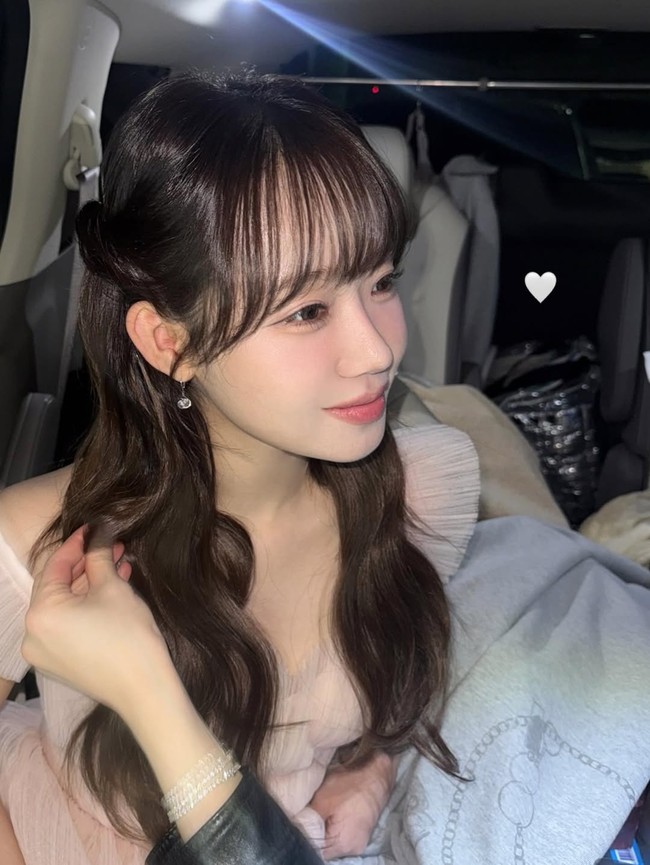 Visual Choi Yoo Jung hangat menjadi perbincangan netizen di forum komunitas Korea. Mantan personel I.O.I itu diduga melakukan prosedur operasi plastik. Foto: Instagram