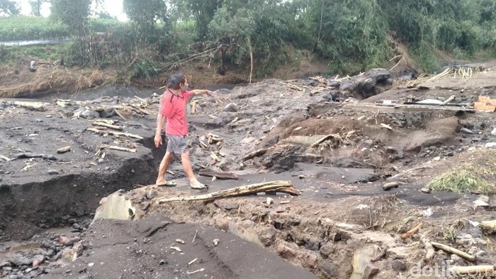 Penampakan dampak banjir bandang di Kecamatan Pulosari, Pemalang yang berada di lereng Gunung Slamet, Kamis (29/1/2026).