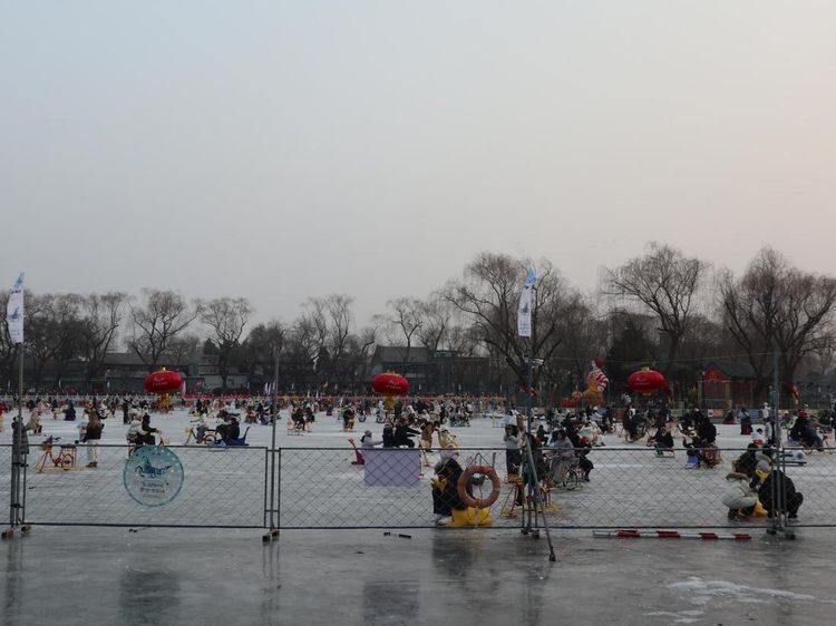 Danau Shichahai Membeku, Wisata Seluncur Es Jadi Daya Tarik Beijing