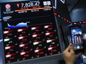 OJK Serahkan Tersangka Goreng Saham ke Kejaksaan