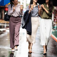 5 Ballet Flats yang Direkomendasikan Podiatris, Nggak Bikin Kaki Lecet & Sakit
