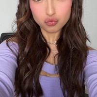 “Cocok jadi hybe trainee?” tulis Jennifer dalam keterangan unggahannya. Penampilannya pun banjir beragam komentar, namun tak sedikit yang memuji dan menyebutnya cocok mengenakan riasan tersebut. Foto: Instagram/@jennifercoppenreal20