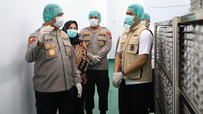 Tinjau SPPG, Kapolda Viktor Pastikan Kualitas dan Pelayanan MBG di Babel