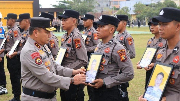 Polda Riau Pecat 12 Polisi Nakal, Kapolda: Tak Ada Toleransi untuk Narkoba
