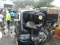 Detik-detik Kecelakaan Karambol 5 Mobil di Jamal Sleman