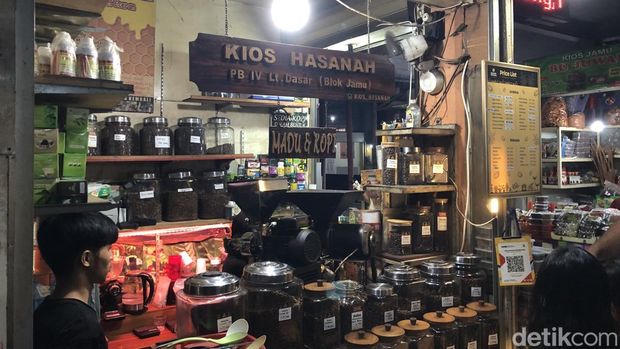 Kios kopi Hasanah di Pasar Beringharjo Jogja, Kamis (29/1/2026).