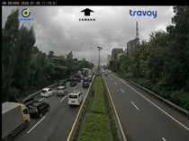Lalin Cawang Macet Dikepung Kendaraan dari Tol Cikampek dan Jagorawi