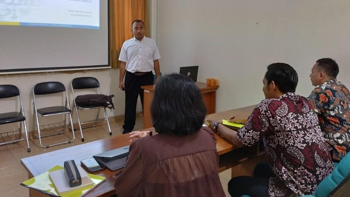 Kisah Siham, Mahasiswa Disabilitas Autisme Berhasil Lulus Skripsi di UGM