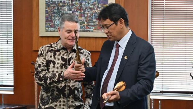 Menkeu Purbaya Sadewa menyambut kedatangan Managing Director and Chief Knowledge Officer World Bank, Paschal Donohoe, di kantor Kemenkeu, Jakarta, Kamis (29/1/2026). (Tangkapan layar Instagram)