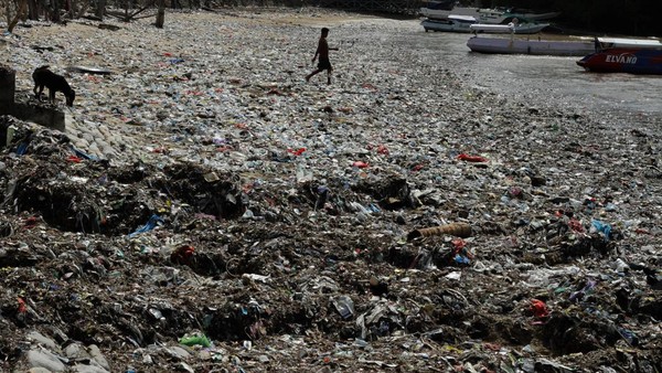 Miris, Pesisir Taman Wisata Laut Teluk Kupang Jadi Lautan Sampah