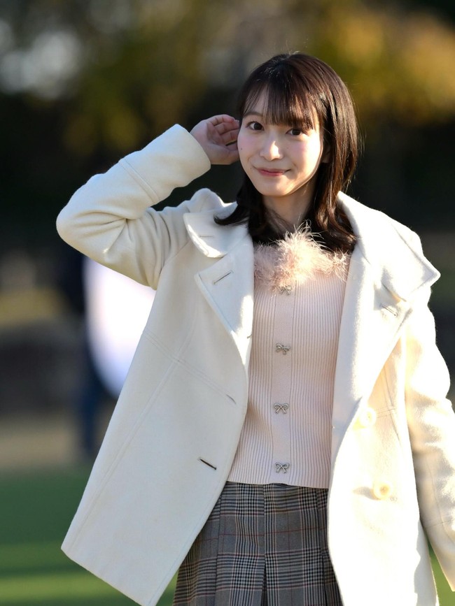 “Saya berusia 25 tahun, anggota generasi muda. Saya bertekad untuk mewujudkan politik yang bertanggung jawab atas masa depan, dan saya siap untuk mengemban peran itu, tulis Matsuura.Foto: Instagram @dela_ matuura