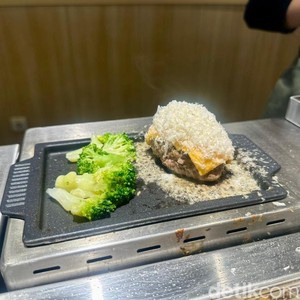 Niku Niku Oh!! Kome: Lezatnya Hamburg ala Jepang Pakai Topping Keju Gurih