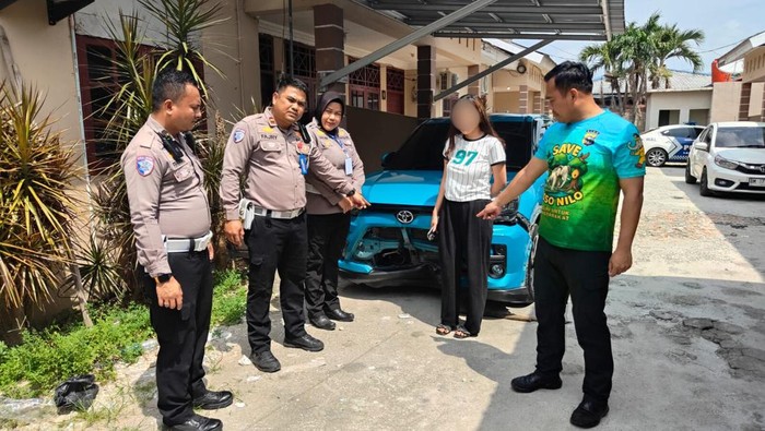 Pelaku saat diamankan polisi di Pekanbaru. (Dok Satlantas Polresta Pekanbaru)