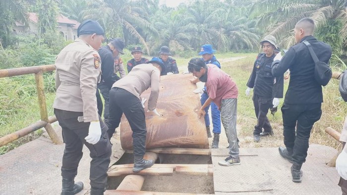 2 Jembatan di Siak Mulai Direnovasi, Warga Berterima Kasih ke Polda Riau