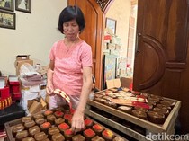 Produsen Kue Keranjang di Surabaya Banjir Pesanan Jelang Imlek