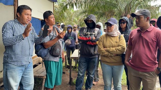 PT RJP Gagal Bongkar Pagar Sengketa Lahan Upaya PT Rajawali Jaya Perkasa (RJP) membongkar pagar dan pondok jaga milik Koperasi KPSA Sawit Mandiri Perkasa di lahan sengketa di Kabupaten Kubu Raya, Kalimantan Barat, gagal dilakukan. Kedatangan pihak perusahaan yang dikawal puluhan anggota kepolisian tidak membuahkan hasil.