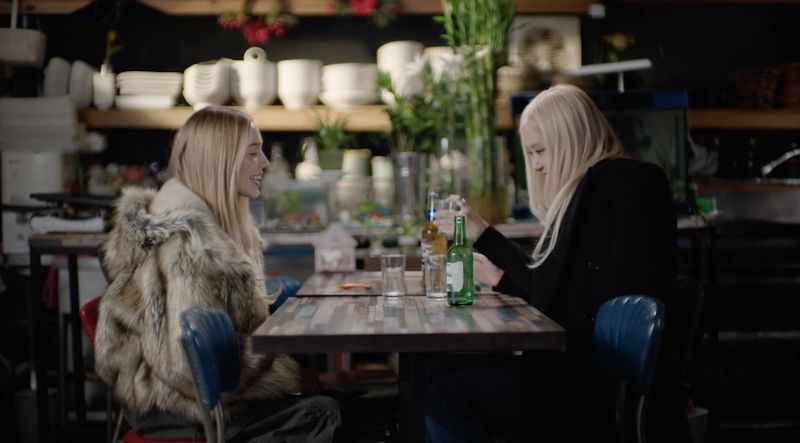 Rosé BLACKPINK Racik Koktail Korea Hits, Pakai 2 Minuman Ini