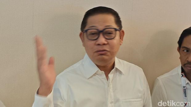 Rusdi Masse Mappasessu (RMS) muncul di area Rakernas PSI 2026 di Kota Makassar. Farhan/detiksulsel