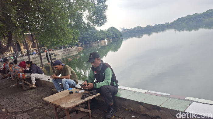 Teduhnya Situ Tipar, Spot Mancing Favorit di Depok dengan Umpan Gorengan