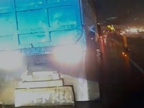 Hati-hati Ada Truk Pecah Ban di Jl Letjen MT Haryono Jaksel Arah Cawang